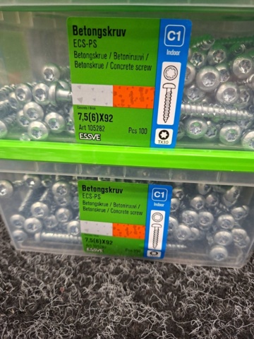 1554644-3 400 pcs Concrete screw 7.5x92mm, Essve