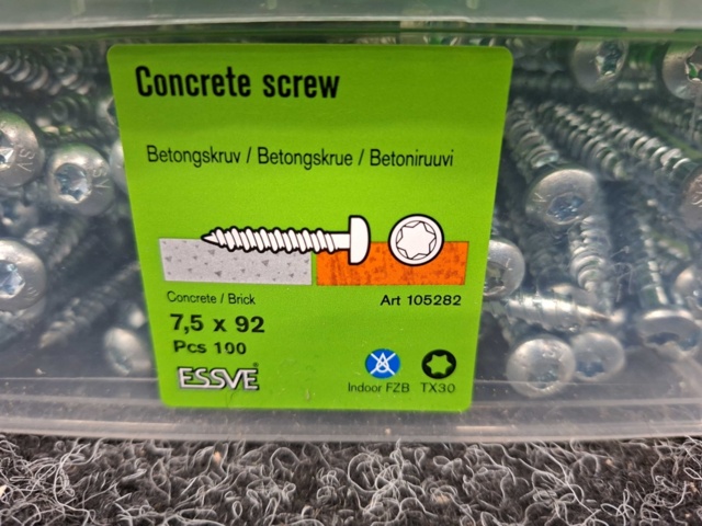 1554644-4 400 pcs Concrete screw 7.5x92mm, Essve