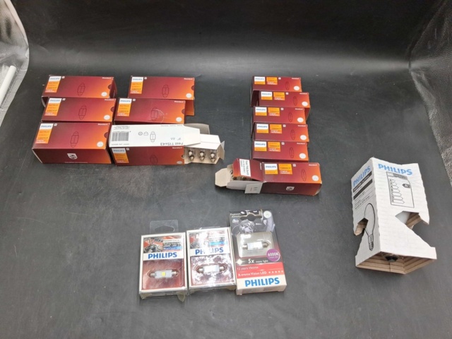 1512129-3 Mixed electrical & automotive material lot – Philips, Nasc, Stanley
