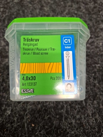 1554662-10 17 pcs Packs Wood Screws, Essve