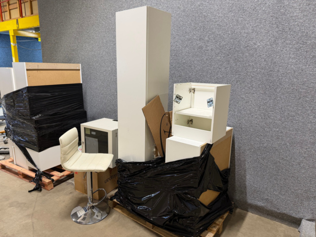 1552345-4 Collection of various cabinets