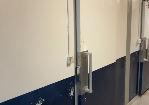 Cold room with Dixie temperature controller