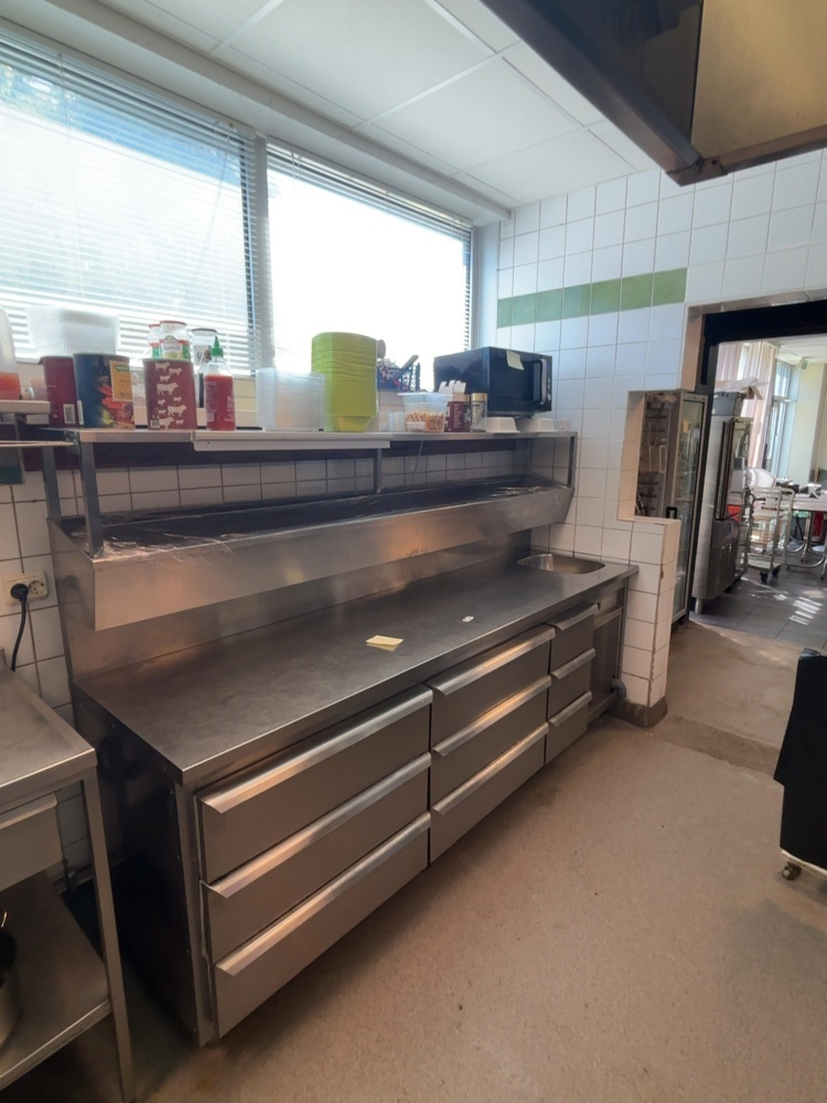 1548917-1 Workbench with sink and cooling module