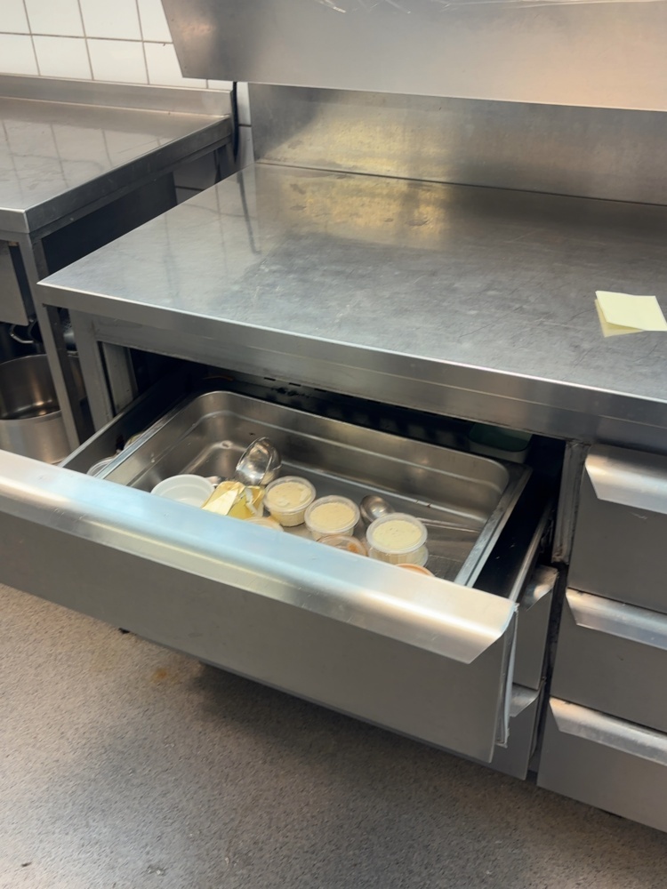 1548917-2 Workbench with sink and cooling module