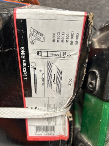 1436425-8 Collection of various tools and accessories