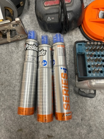 1436425-9 Collection of various tools and accessories
