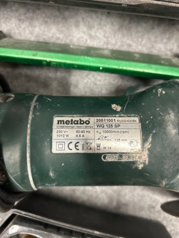 1436425-11 Collection of various tools and accessories