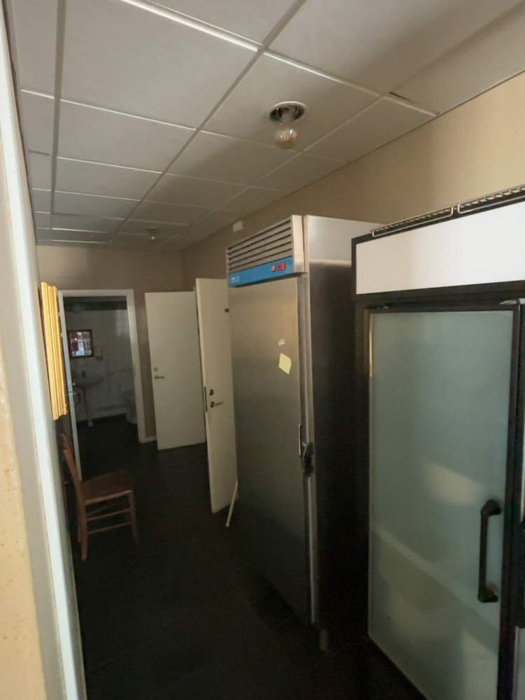1548932-1 Refrigerator - True