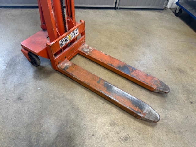 1554425-4 Stacker Kentruck HL 1500
