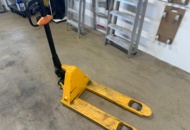 1554427 Pallet lifter Intra