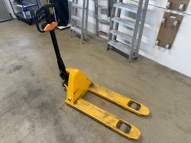 1554427-2 Pallet lifter Intra