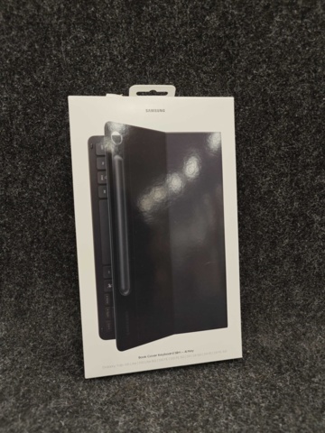 1555012-2 Tangentbordfodral Samsung Galaxy Tab S10 Lite/FE och S9/FE Slim svart