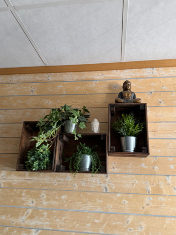 1516182-5 Various interior details