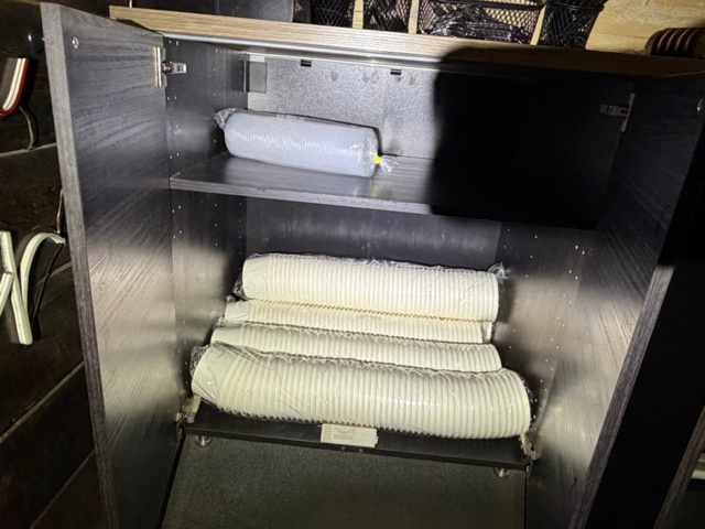 1516185-6 Glassware, cutlery and guest pager system