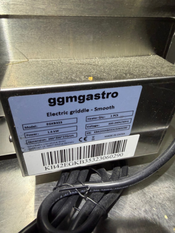 1516195-2 Stekbord, matberedare, vattenkokare och riskokare
