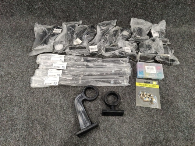 1555368-44 Assortment of work clothes etc.