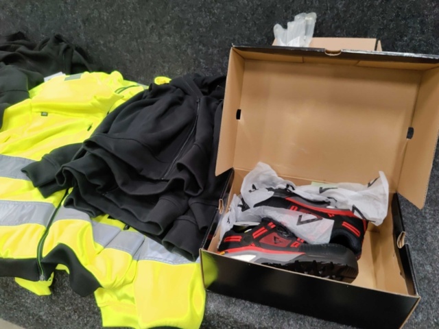 1555368-2 Assortment of work clothes etc.