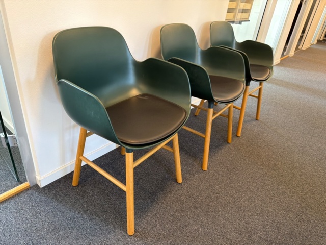 1555372-2 Normann Copenhagen stolar, 4 st