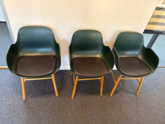 1555372-3 Normann Copenhagen stolar, 4 st