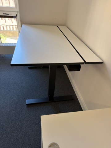 1555373-2 Elektriskt höj och sänkbara skrivbord, ståbord