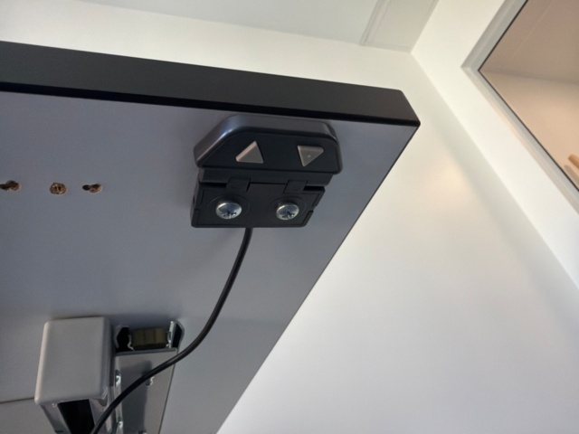 1555373-3 Elektriskt höj och sänkbara skrivbord, ståbord
