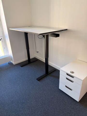 1555373-5 Elektriskt höj och sänkbara skrivbord, ståbord
