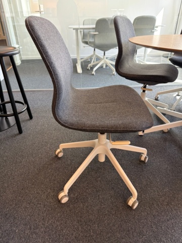 1555381-2 Matrumsbord med 6 st stolar