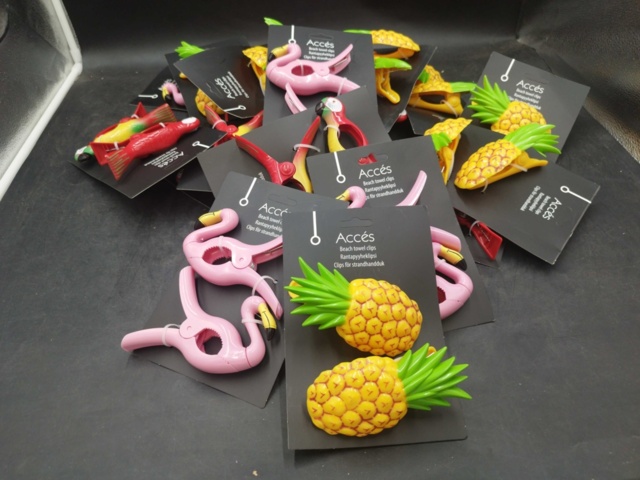 1537296-1 Handduksklämmor, 19 st - Accés, flamingo-, ananas- och papegojmotiv