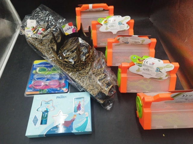 1537298-2 Leksaks- och badparti - Kungakronor, småkrypsboxar, Frozen