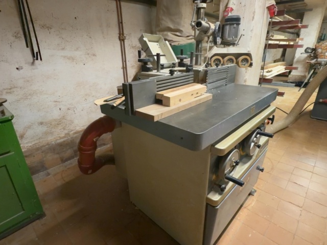 1531235-2 MAKA SF 4510 Spindelfräs med matarverk – Tillverkad av Griggio – 1998 – Provkörd och fungerande
