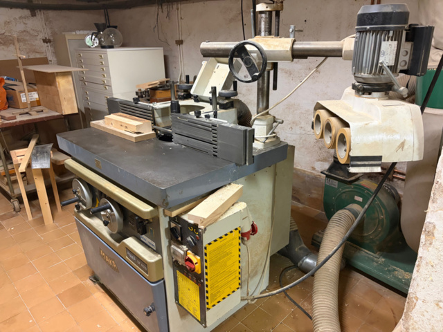1531235-7 MAKA SF 4510 Spindelfräs med matarverk – Tillverkad av Griggio – 1998 – Provkörd och fungerande