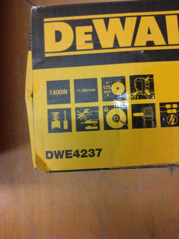 1462160-2 Vinkelslip Dewalt DWE4236