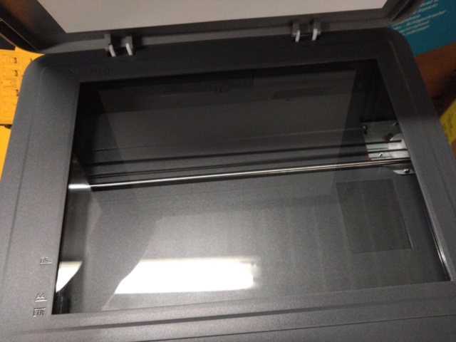 1462162-3 HP laser printer, 6 new mobile phones