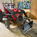 1531244-2 Massey Ferguson 30 Diesel 1964 med frontlastare och pallgafflar – Fungerar