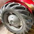 1531244-18 Massey Ferguson 30 Diesel 1964 med frontlastare och pallgafflar – Fungerar