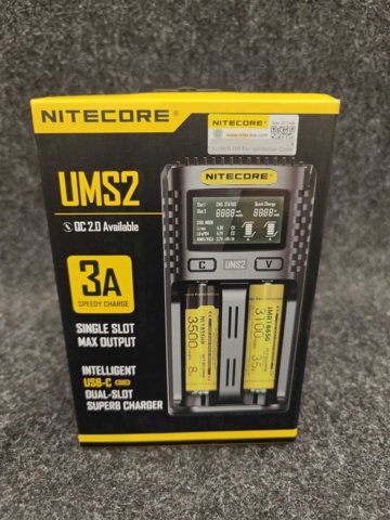 1557351-2 Batteriladdare Nitecore UMS2 & Extra batterier