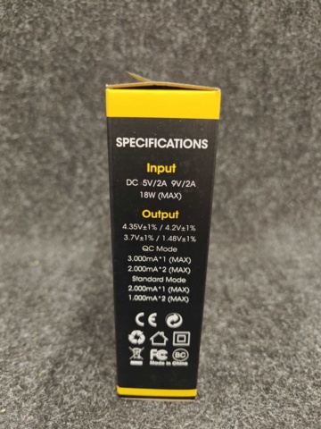 1557351-4 Batteriladdare Nitecore UMS2 & Extra batterier