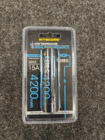 1557351-8 Batteriladdare Nitecore UMS2 & Extra batterier