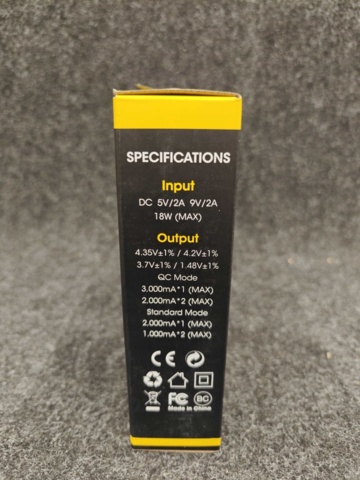 1557355-4 Batteriladdare Nitecore UMS2 & Extra batterier