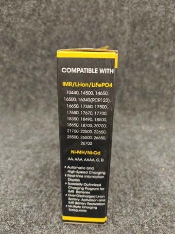 1557355-5 Batteriladdare Nitecore UMS2 & Extra batterier