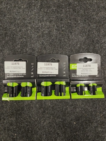 1557355-6 Batteriladdare Nitecore UMS2 & Extra batterier
