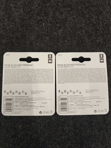 1557355-9 Batteriladdare Nitecore UMS2 & Extra batterier