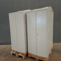 1557310-4 4 st Klädskåp CLASSIC Sluttande tak, 2 sektioner, 1900x800x550 mm, grå