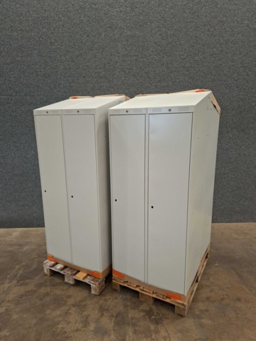 1557310-5 4 st Klädskåp CLASSIC Sluttande tak, 2 sektioner, 1900x800x550 mm, grå