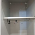 1557310-6 4 st Klädskåp CLASSIC Sluttande tak, 2 sektioner, 1900x800x550 mm, grå