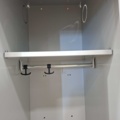 1557310-7 4 st Klädskåp CLASSIC Sluttande tak, 2 sektioner, 1900x800x550 mm, grå