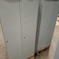 1557310-12 4 st Klädskåp CLASSIC Sluttande tak, 2 sektioner, 1900x800x550 mm, grå