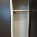 1557315-16 4 st Klädskåp CLASSIC Sluttande tak, 2 sektioner, 1900x800x550 mm, svart
