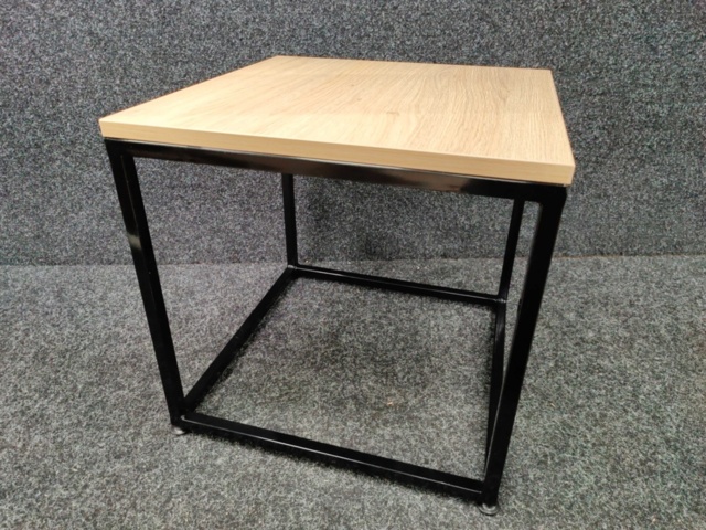 1557417-2 Coffee table MOOD 500x500 mm, oak, black frame