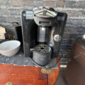 1516412-3 Sofa, coffee table, coffee maker, etc.